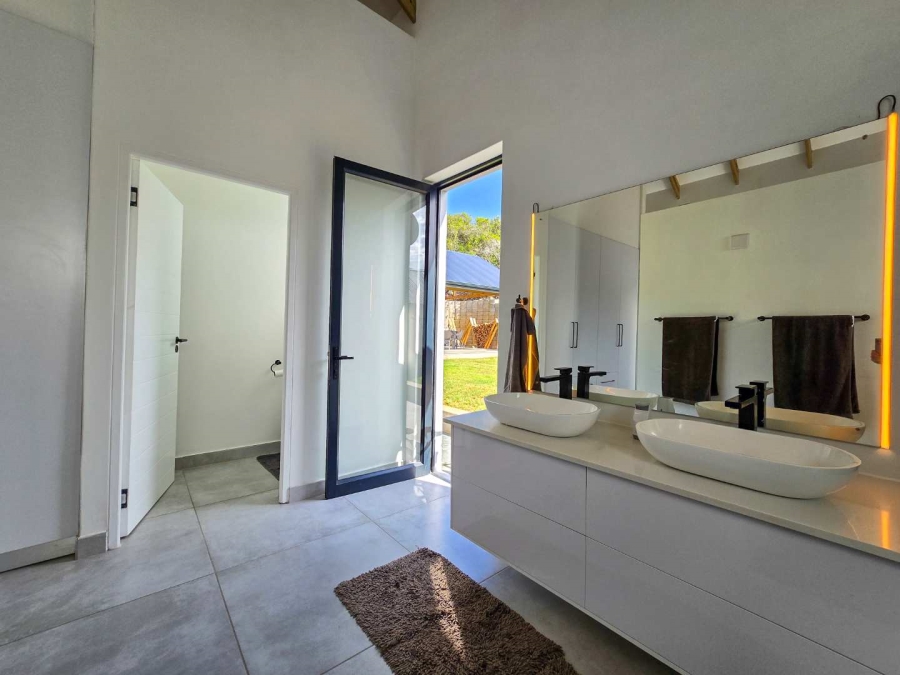 2 Bedroom Property for Sale in Stilbaai Wes Western Cape